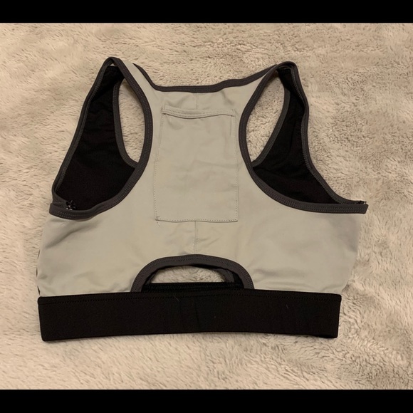 Gymshark Sports Bra - Picture 2 of 3